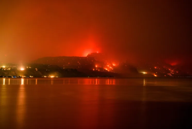 Wildfires scorch western US and Canada